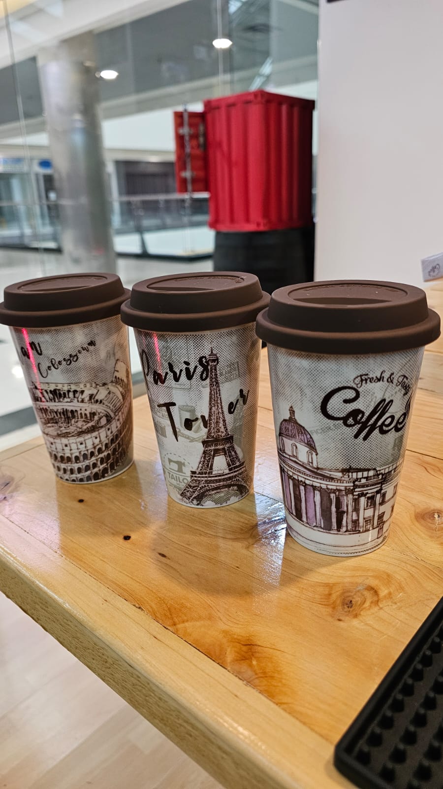 Mug Vintage con Diseño Único y Tapa de Silicona – Estilo y Funcionalidad en Cada Sorbo