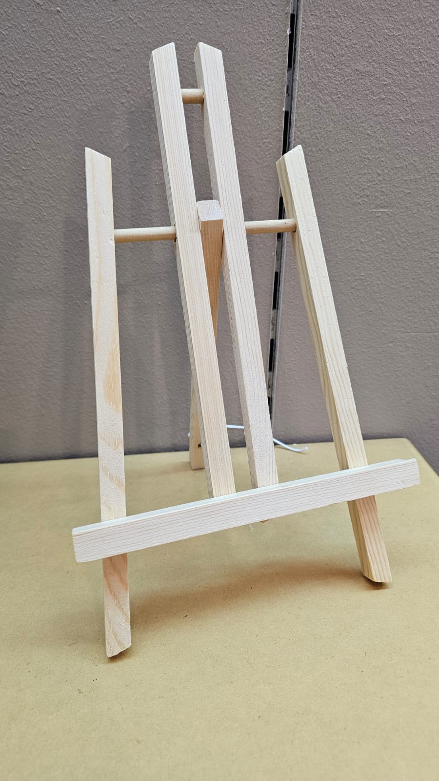 Set de Lienzo con Caballete – Expresa Tu Creatividad con Estilo
