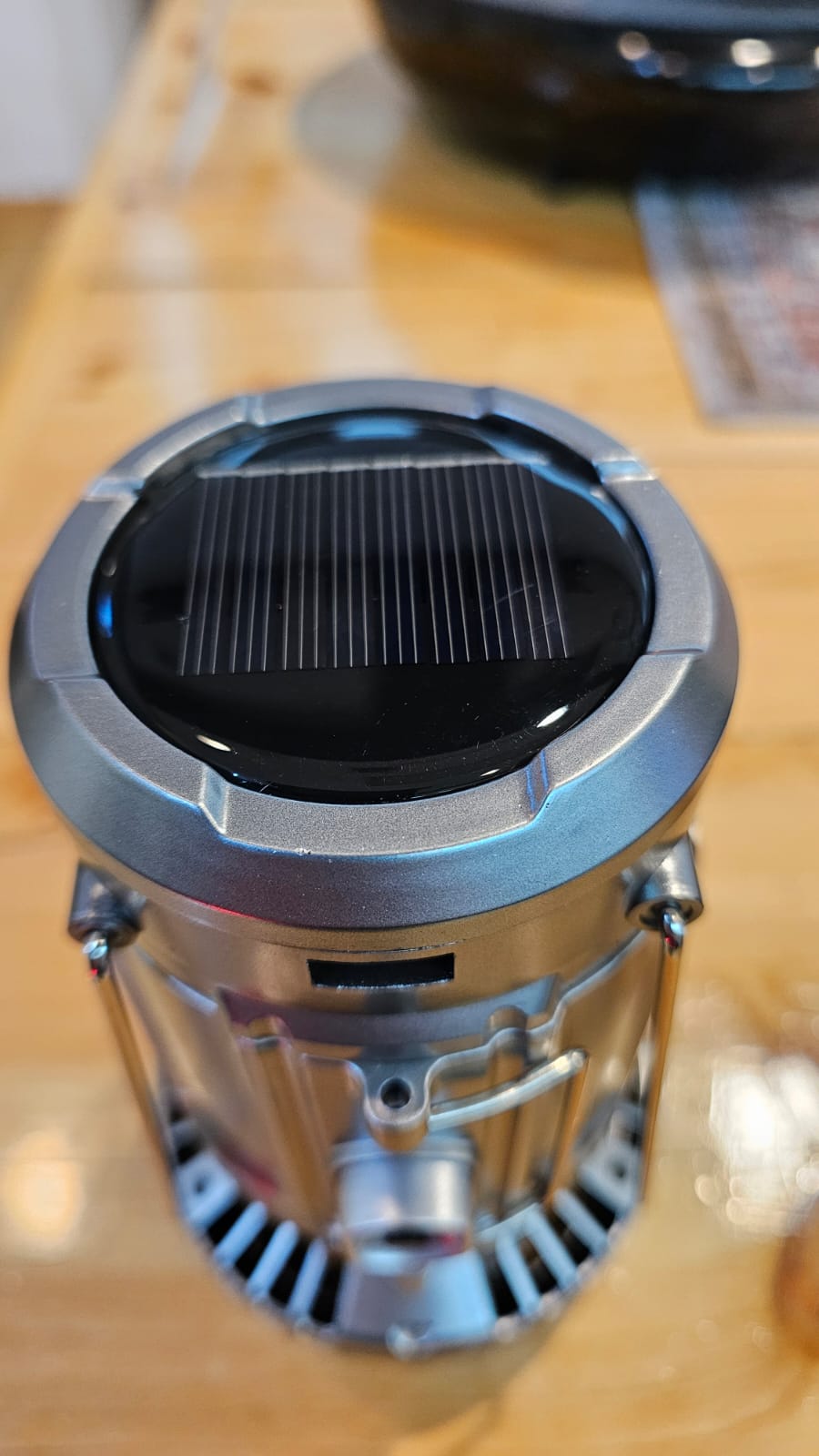 Lámpara Retro Solar con Ventilador – Iluminación y Frescura con Estilo Vintage