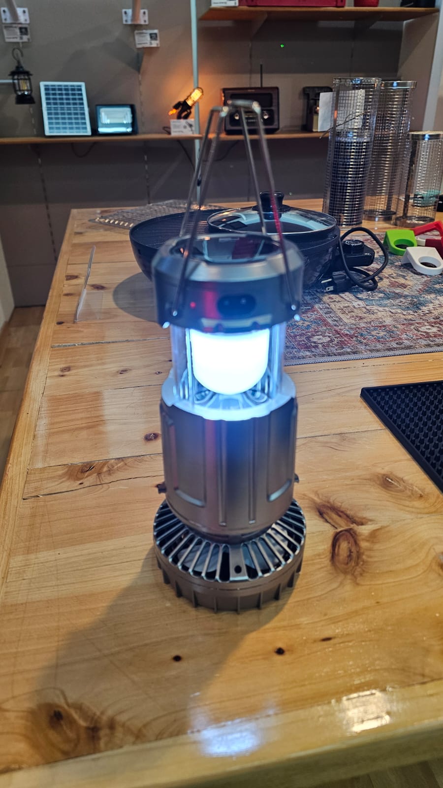 Lámpara Retro Solar con Ventilador – Iluminación y Frescura con Estilo Vintage