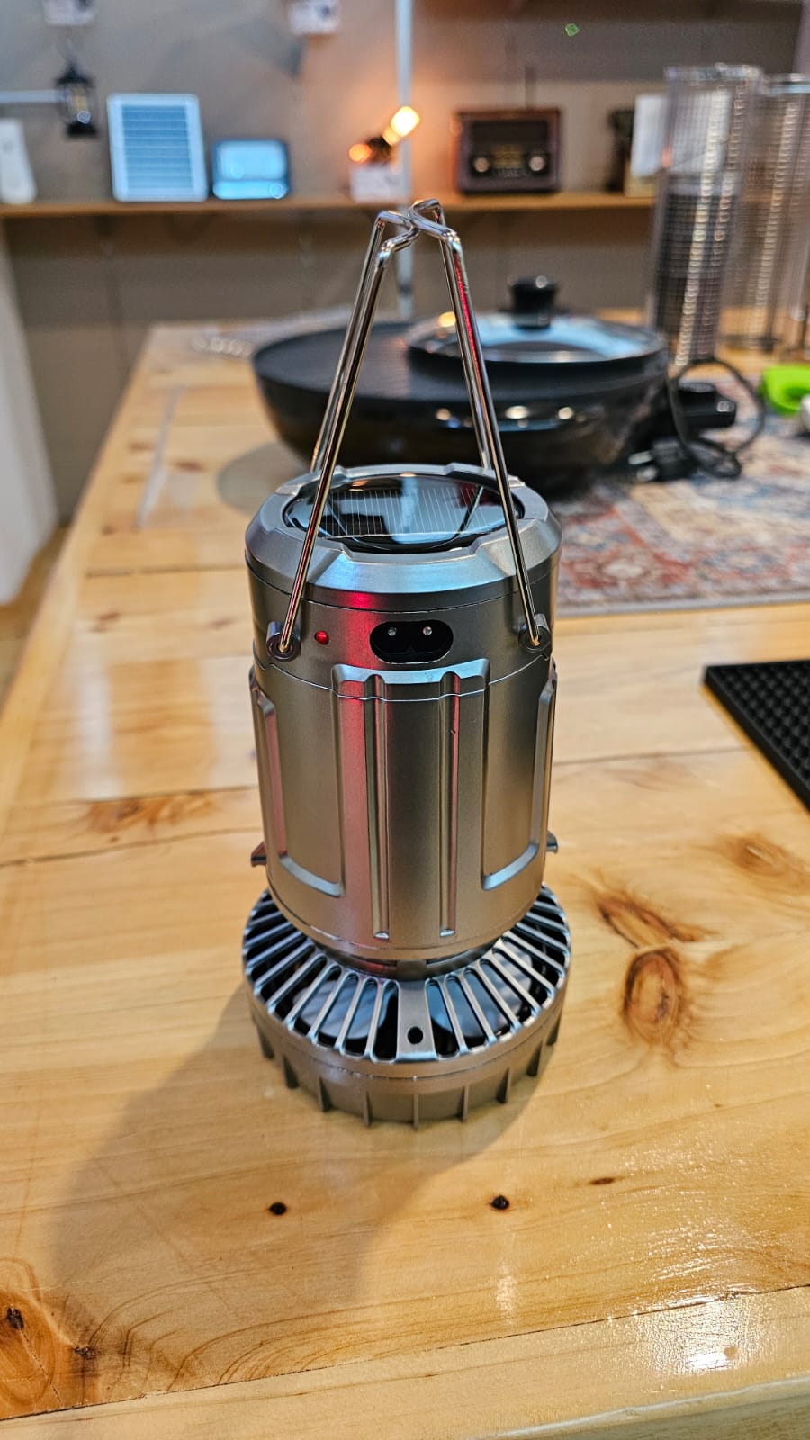 Lámpara Retro Solar con Ventilador – Iluminación y Frescura con Estilo Vintage