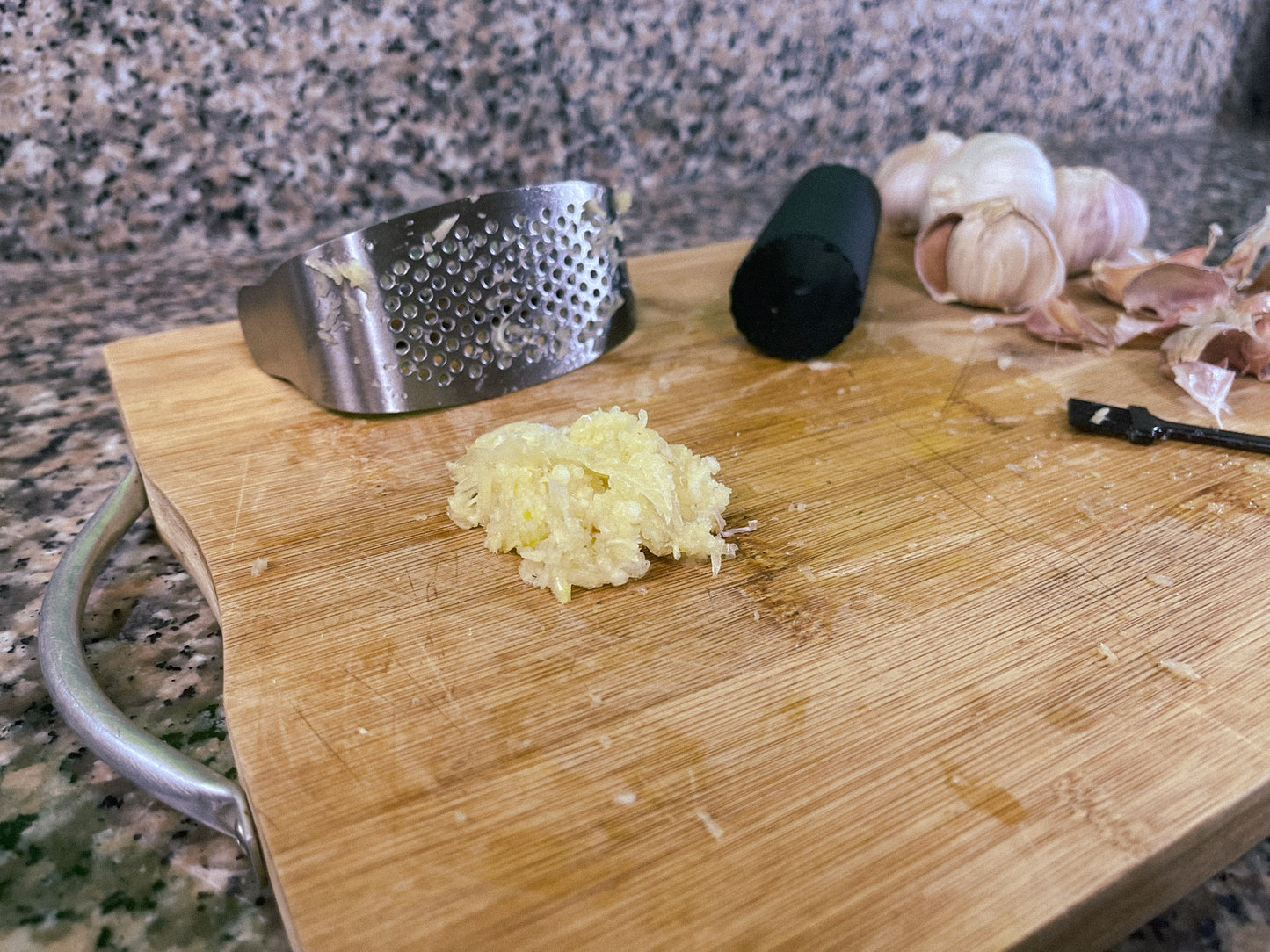 2 en 1 Trituradora Moledor de Ajo o Jenjibre - Abridor de botellas