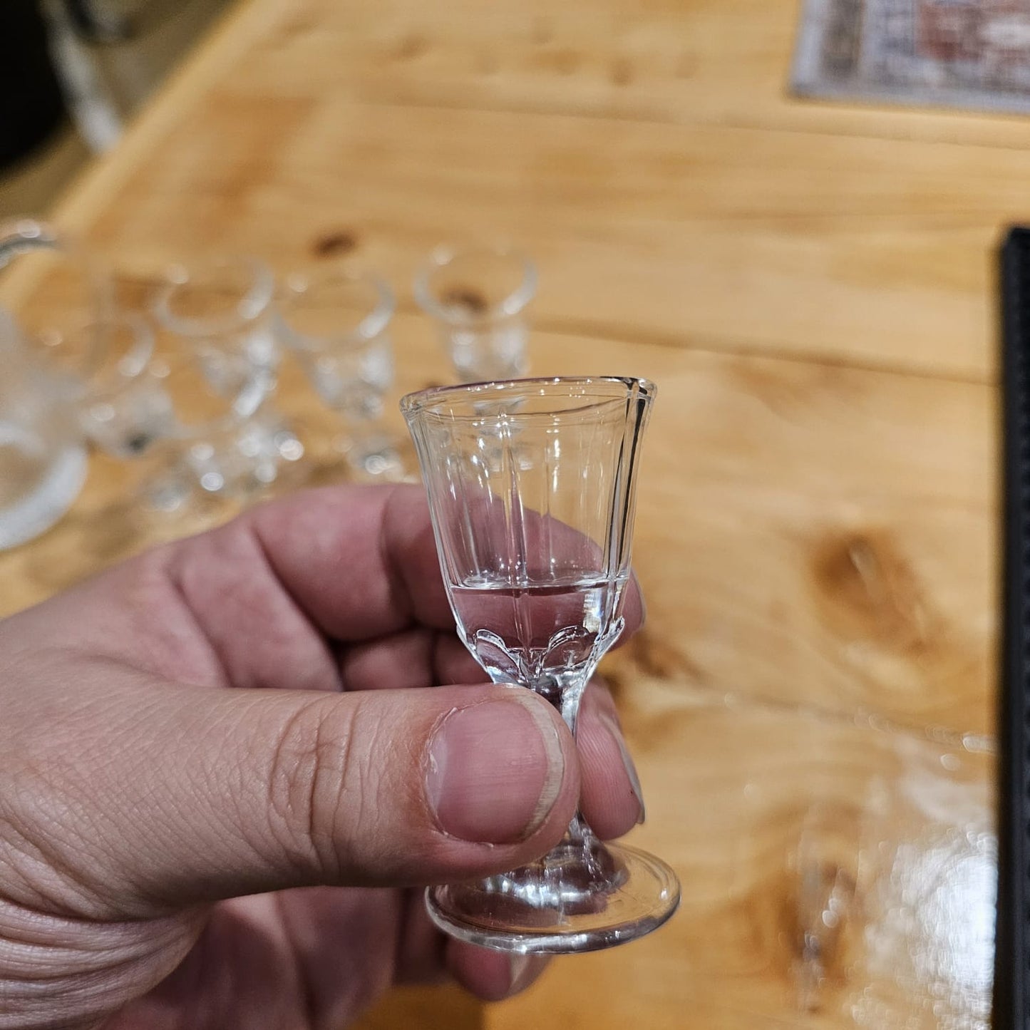 Set de 6 Vasos de Shot con Mini Vertedor – Precisión y Diversión en Cada Trago
