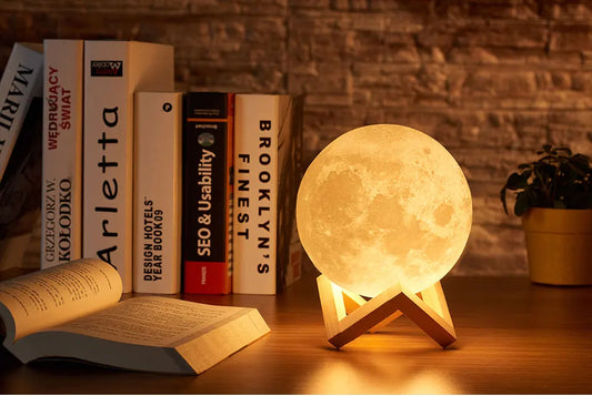 Lámpara Luna Recargable – Ilumina Tu Espacio con Magia y Estilo